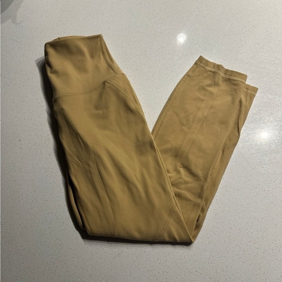 Lululemon Nulu yoga crop - Picture 4 of 7